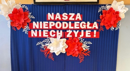 ŚWIĘTOWANIE  DNIA NIEPODLEGŁOŚCI